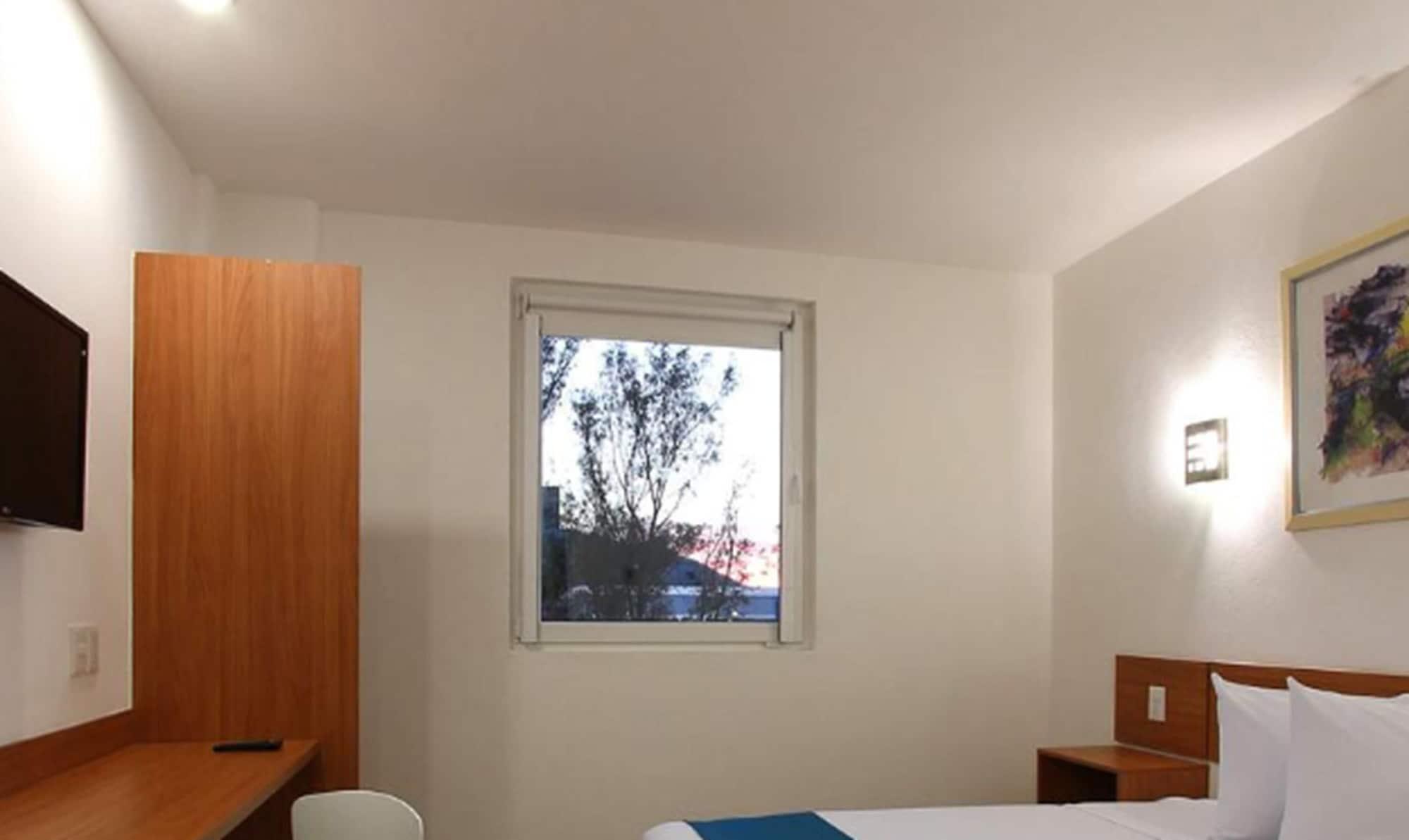 One Guadalajara Periferico Poniente Hotel 3*