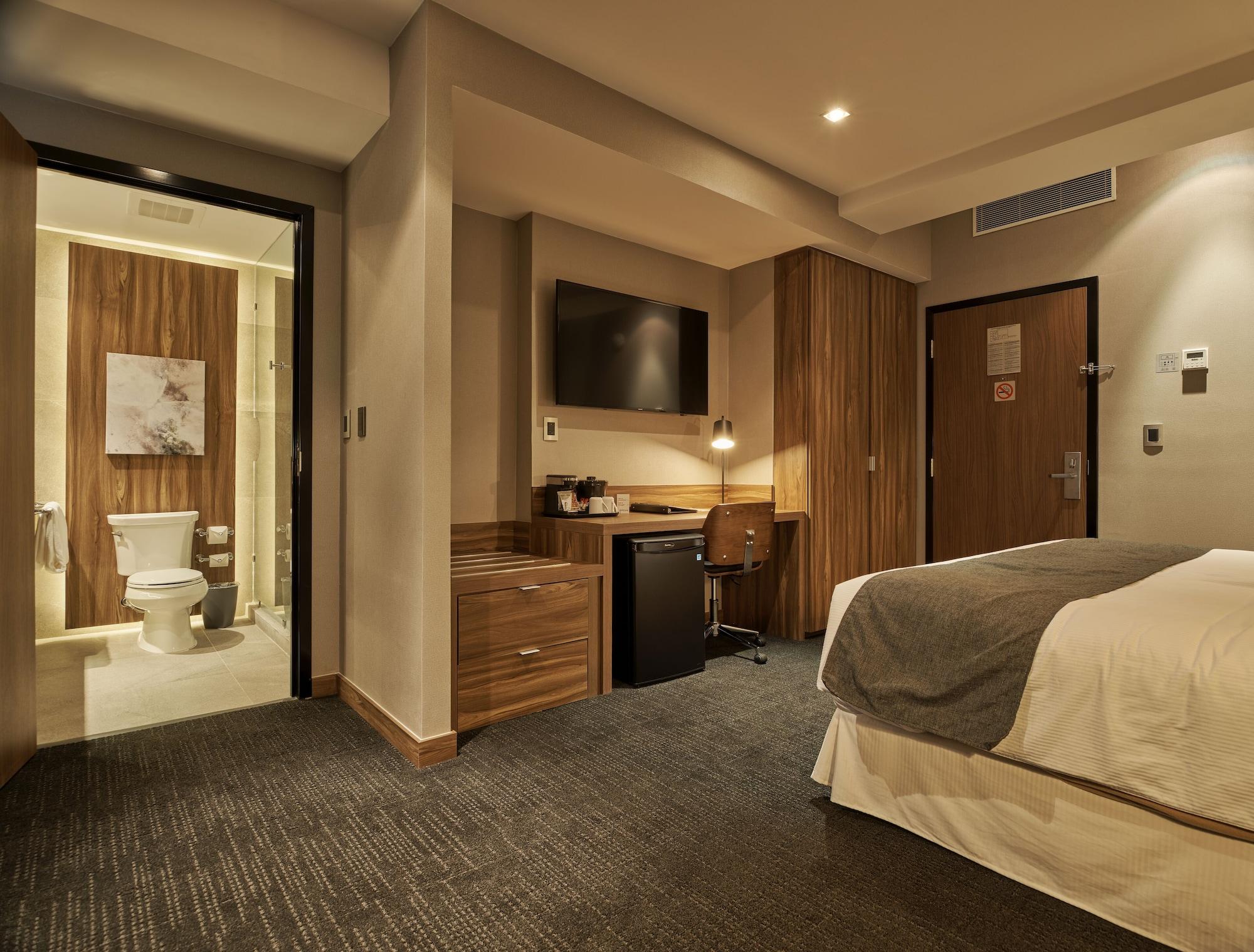 Four Points By Sheraton Uno 4*
