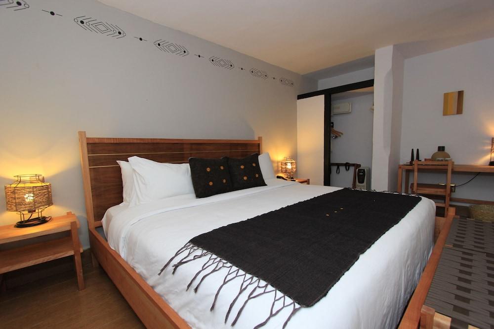 Sombra Del Agua Hotel 3*