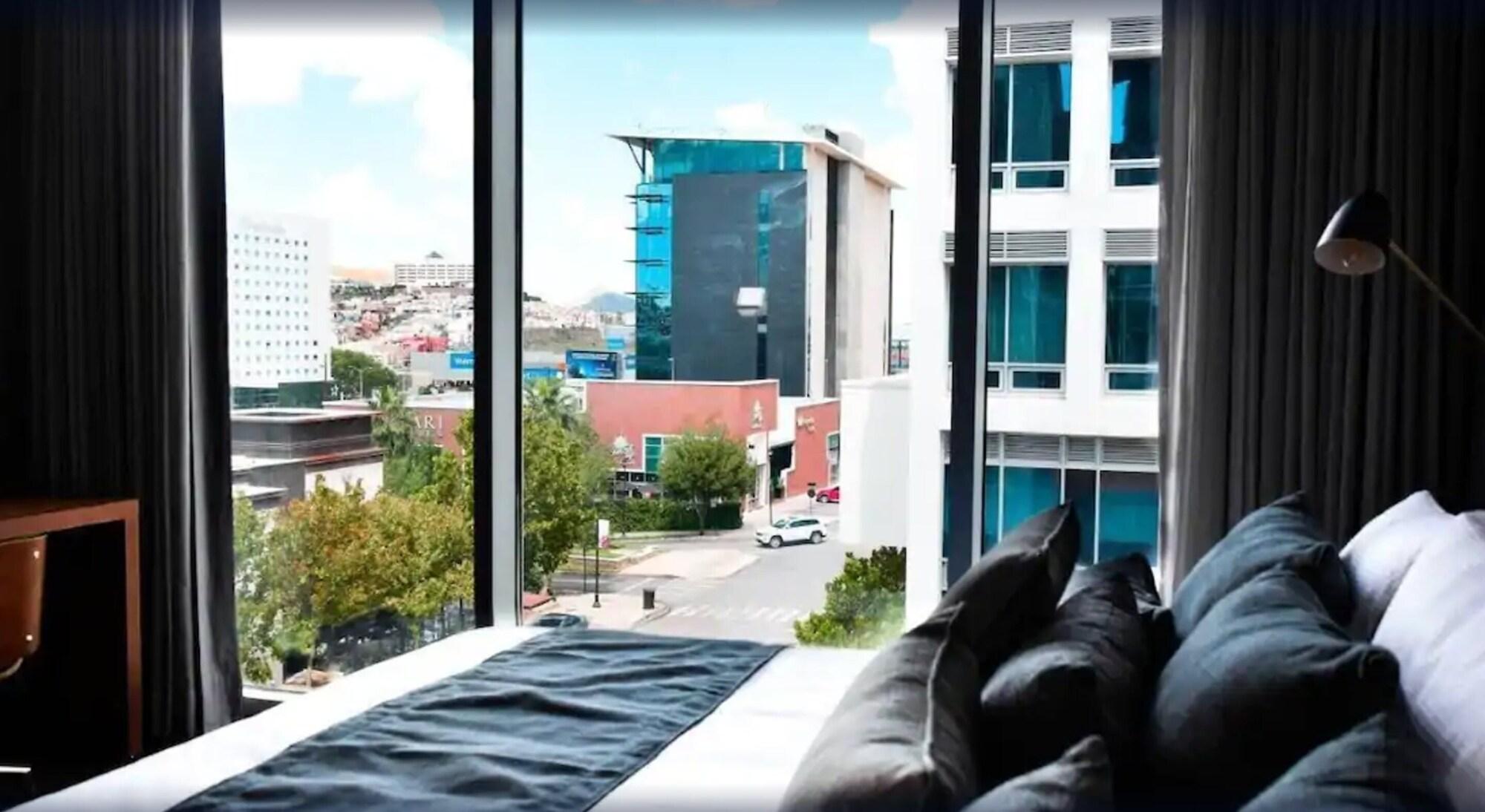 Hotel Four Points By Sheraton Uno 4*