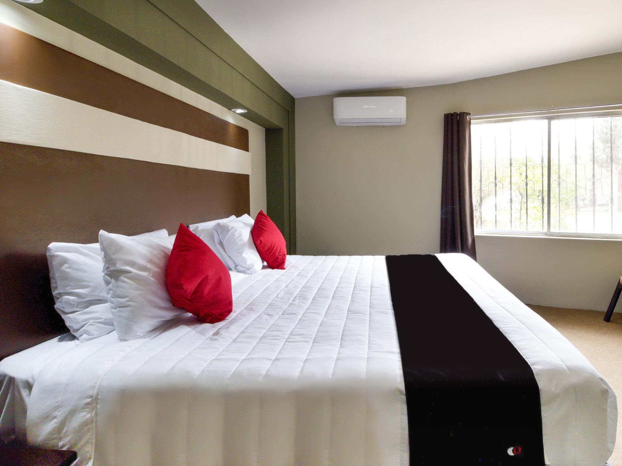 La Fuente, Hotel Saltillo