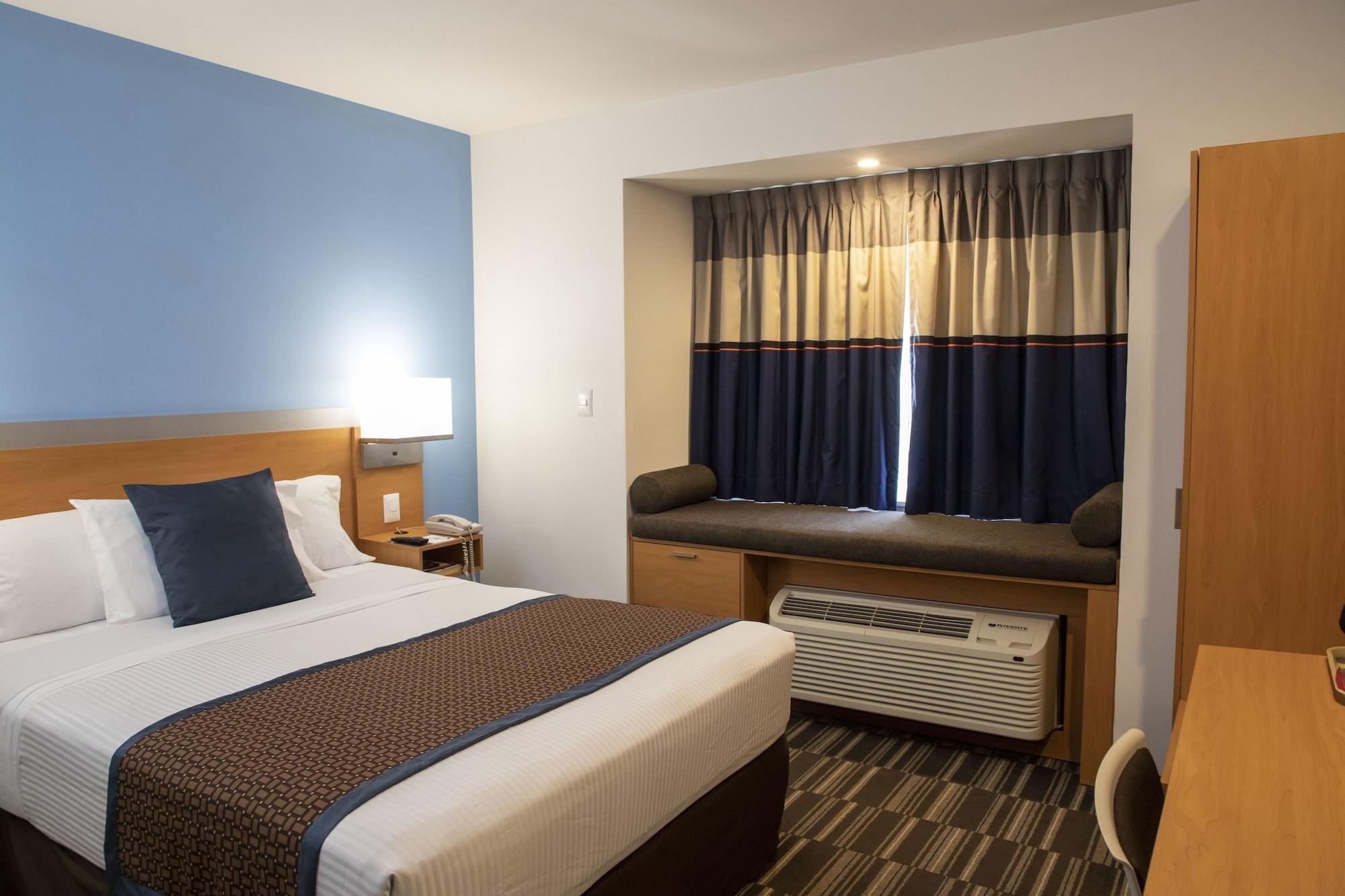 Hotel Microtel & By Wyndham