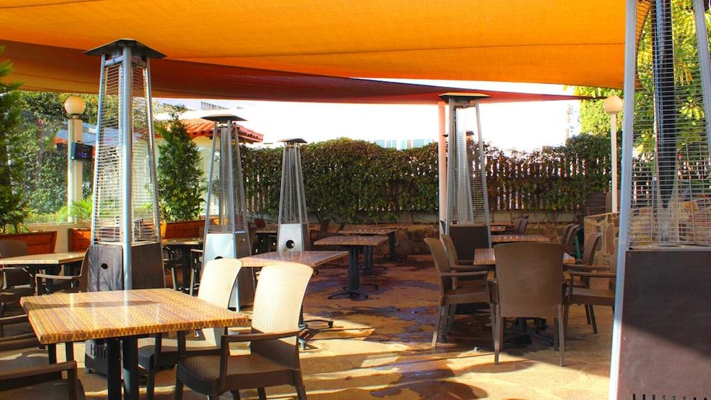 & Hostel Ensenada