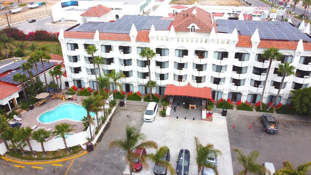 Hostel & Ensenada
