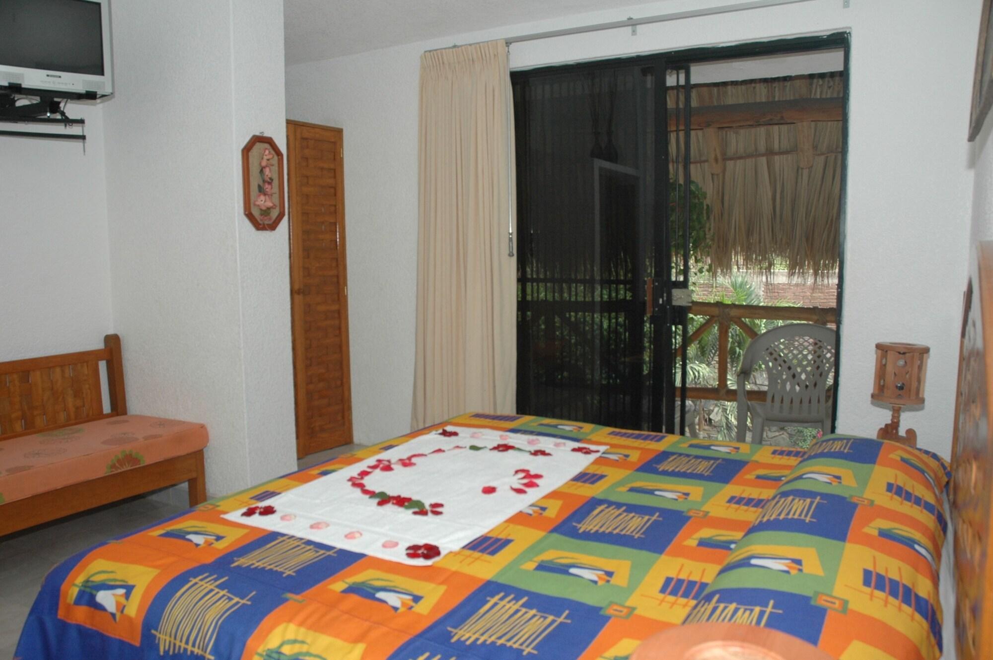 Mercedes Hotel Zihuatanejo