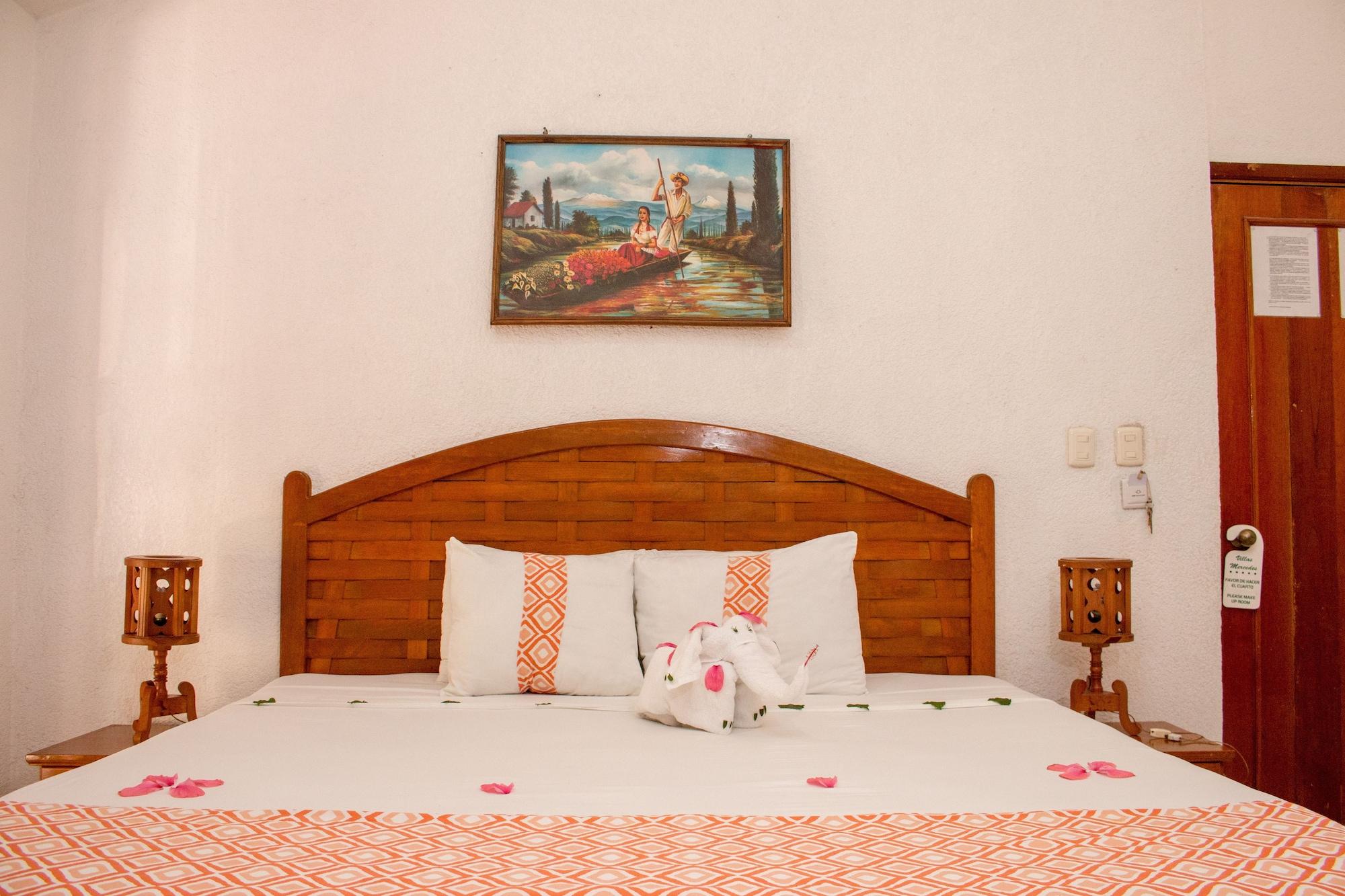 Mercedes 3* Zihuatanejo