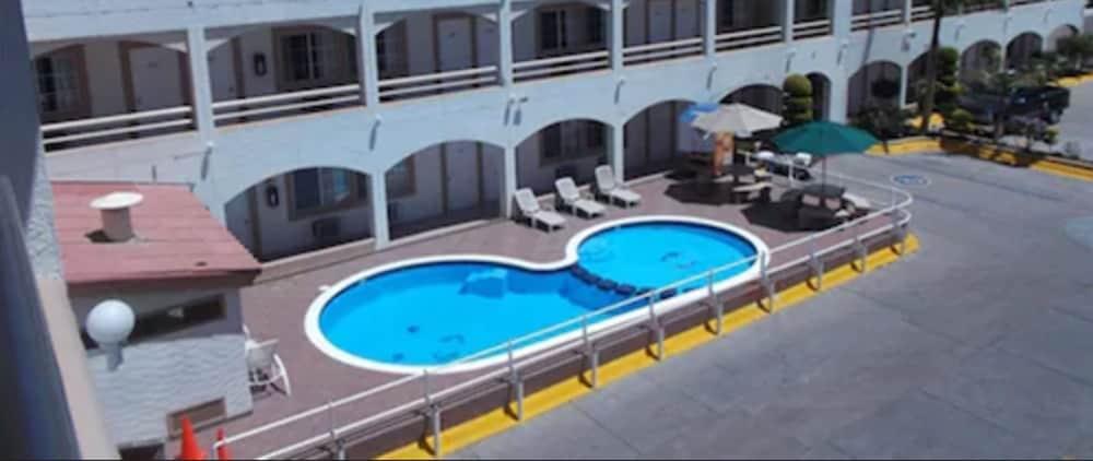 Pueblito 4*