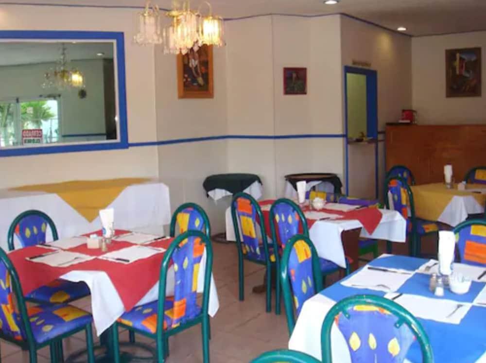 Pueblito 4*