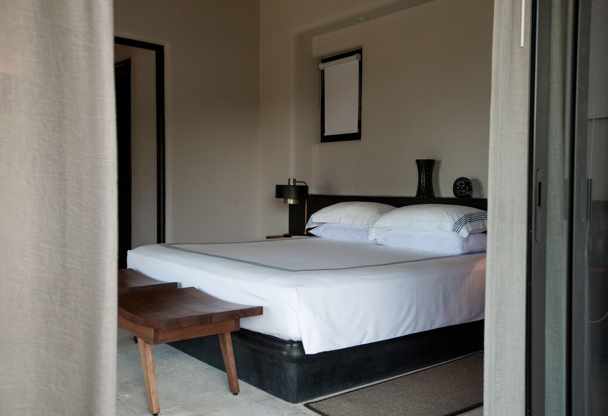 Thompson Zihuatanejo, A Resort, By Hyatt 5*