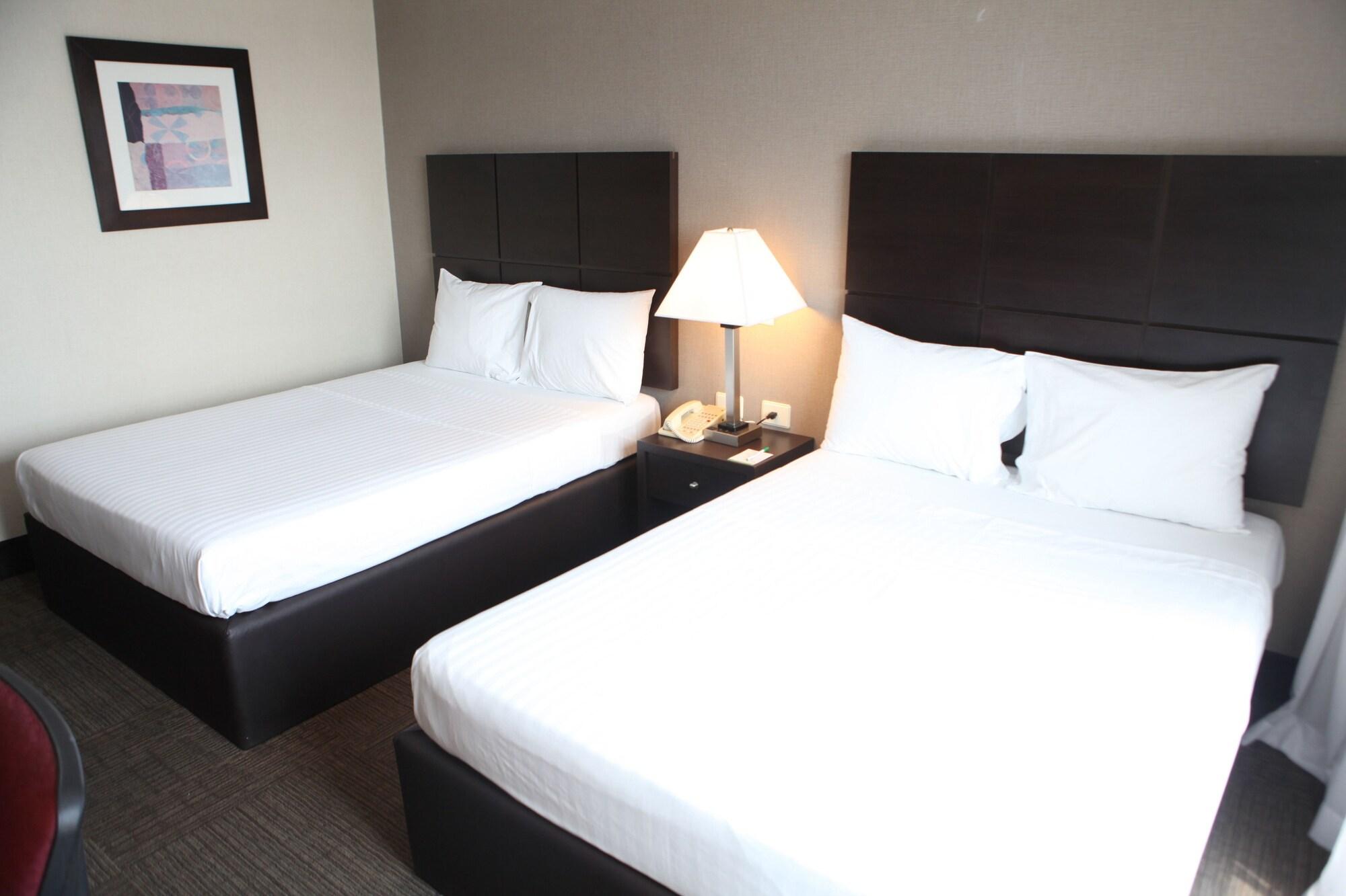 Everest Hotel