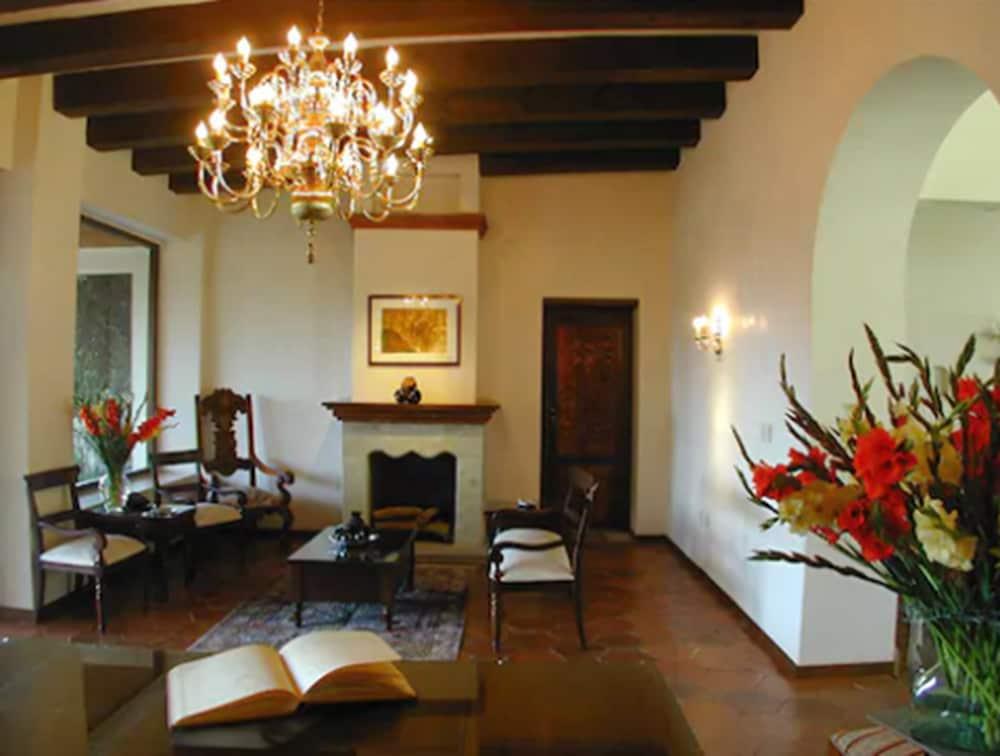 Hacienda Laureles 5*