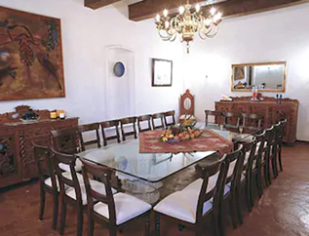 Hacienda Laureles 5*
