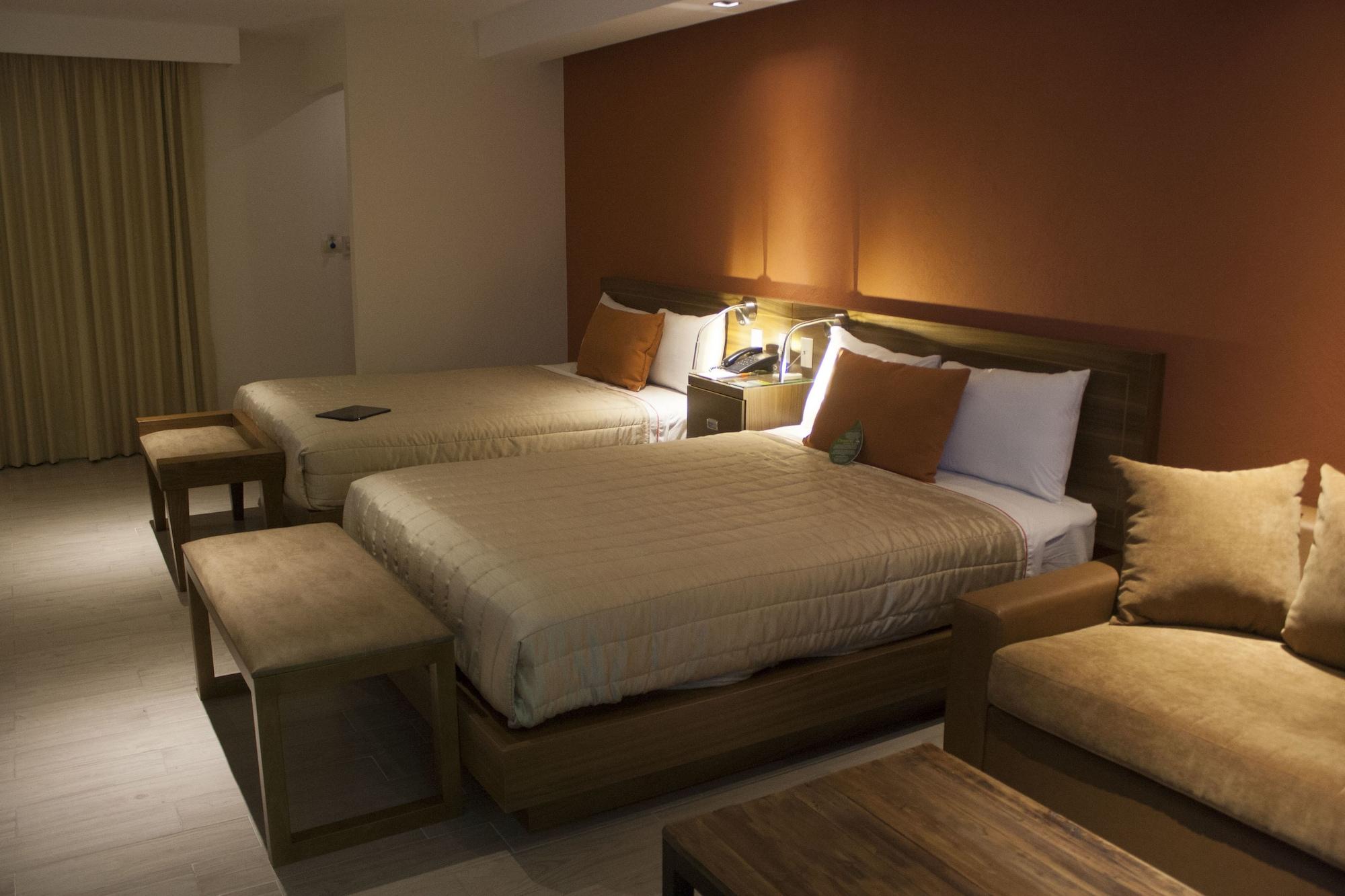 Puerta Del Sol Guadalajara Hotel