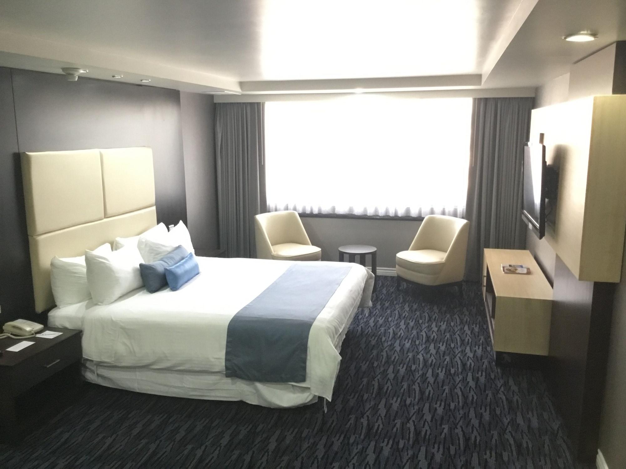 Hotel Pueblo Amigo Plaza Y Casino 4*