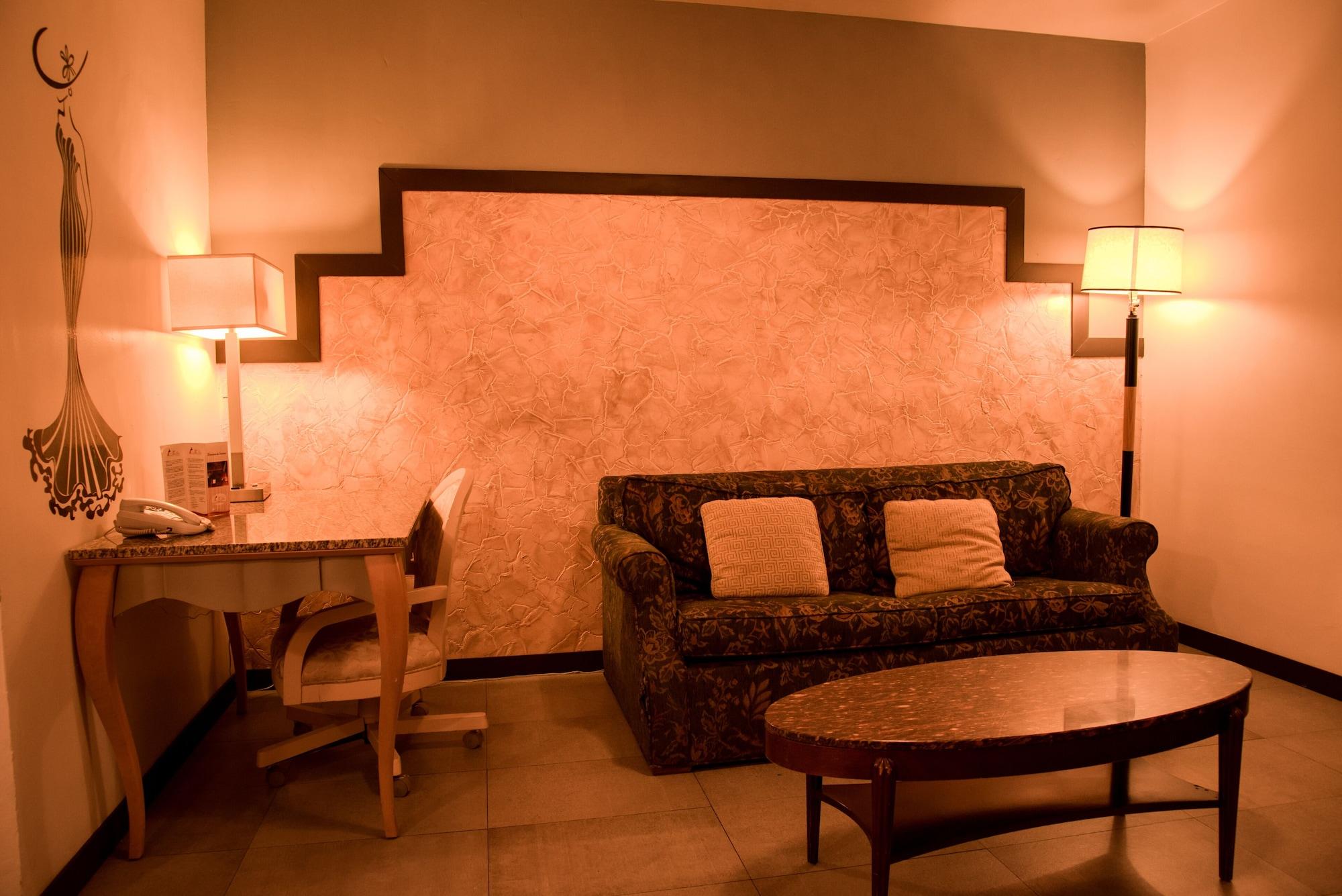 Hotel Business & Maria Bonita