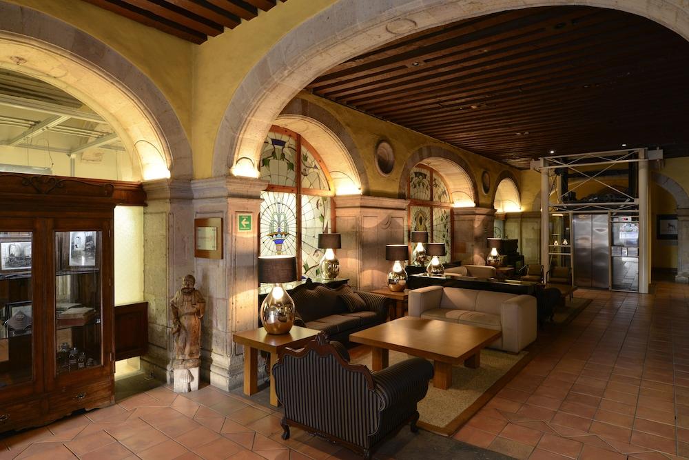 Juaninos Hotel 4*