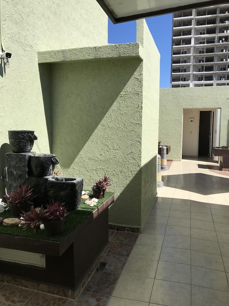 Hotel Olas Altas &
