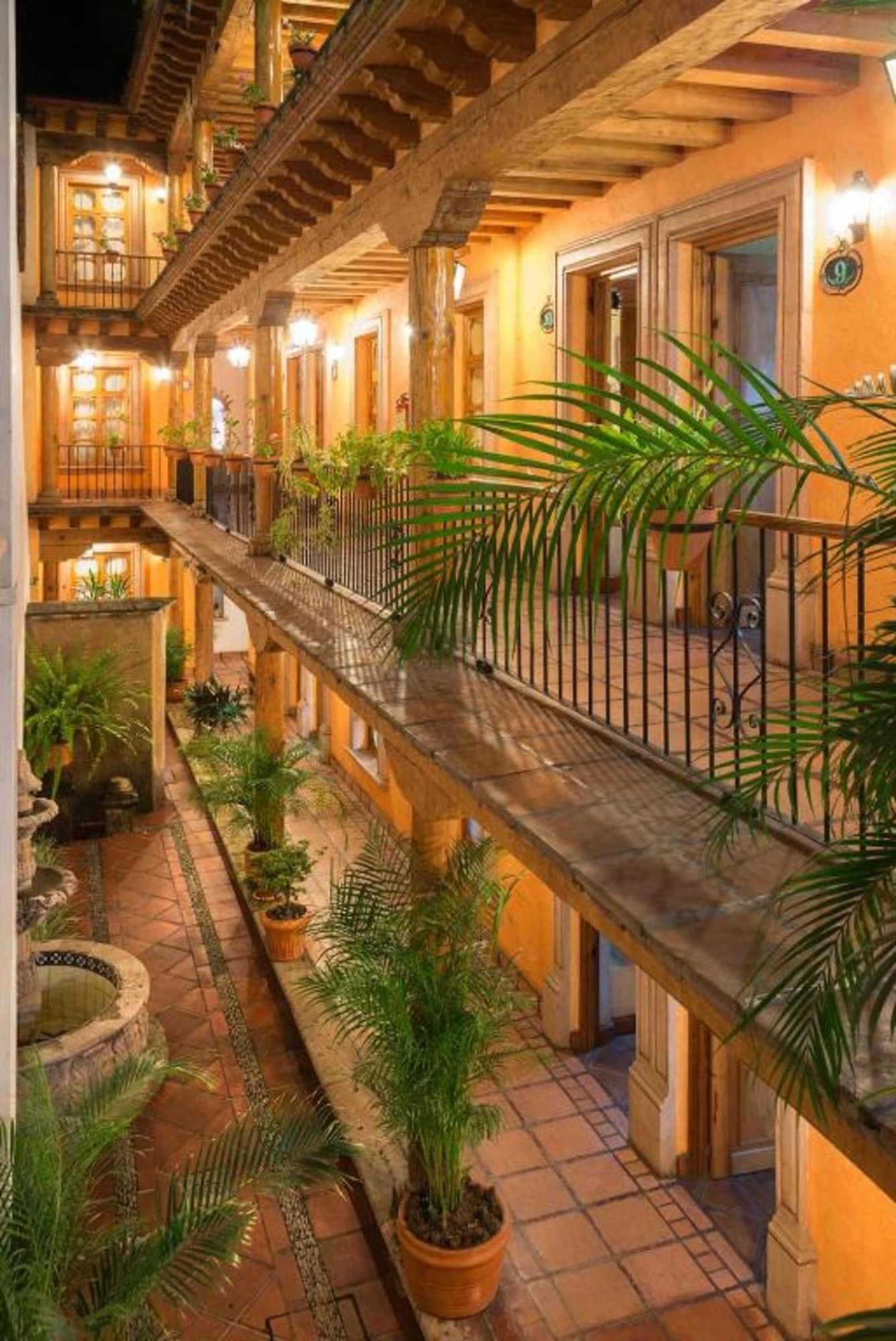 Hotel Refugio Del Angel 3*