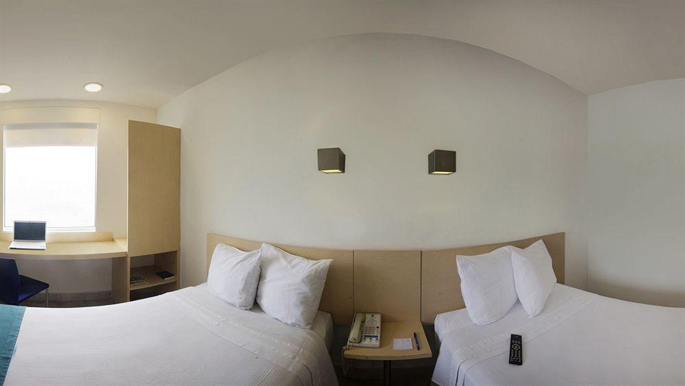 One Forum Hotel 3*