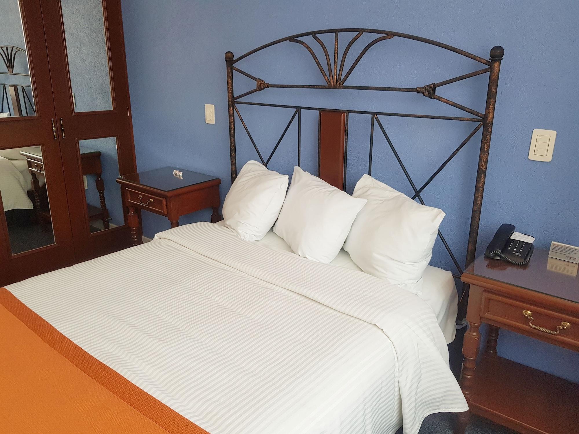 Hotel Ciros