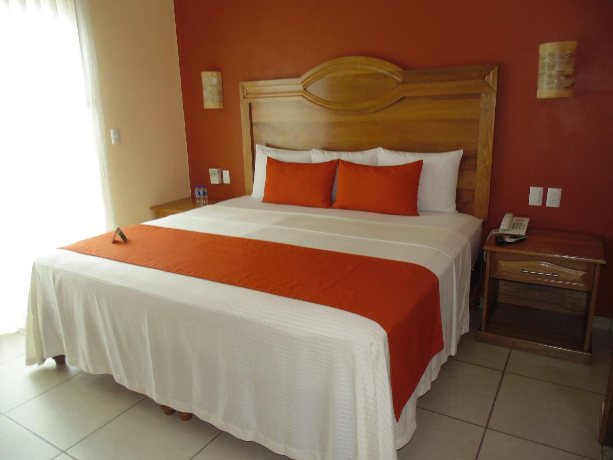 Hotel Casa Danna Huatulco 3*
