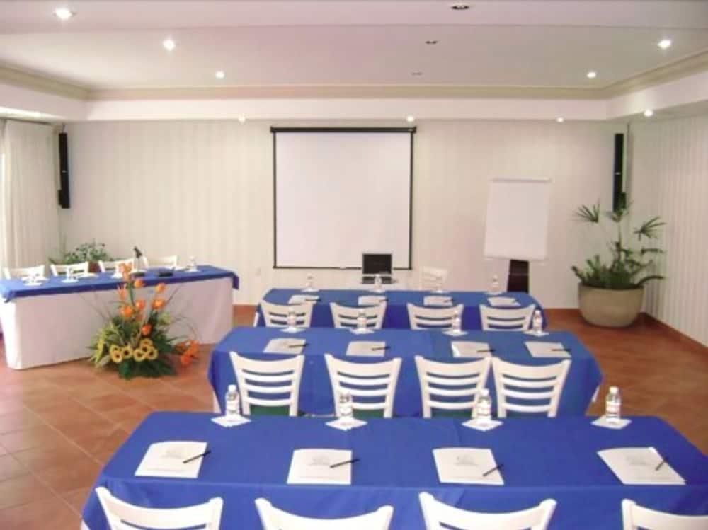 Excelaris Grand Conventions & Tequesquitengo