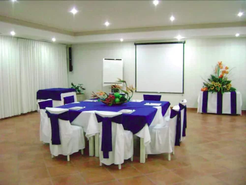 Hotel Excelaris Grand Conventions & Tequesquitengo