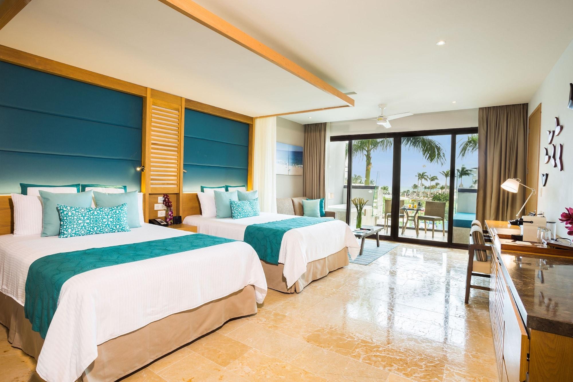 Resort Dreams Playa Mujeres Golf & Spa Resort 5*