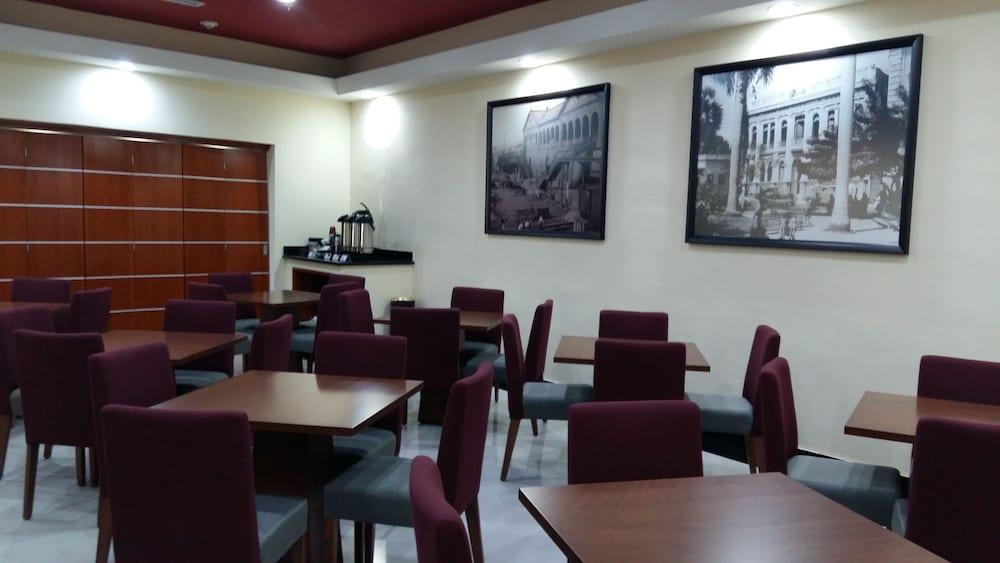 Hotel Hampton Zona Dorada Tampico