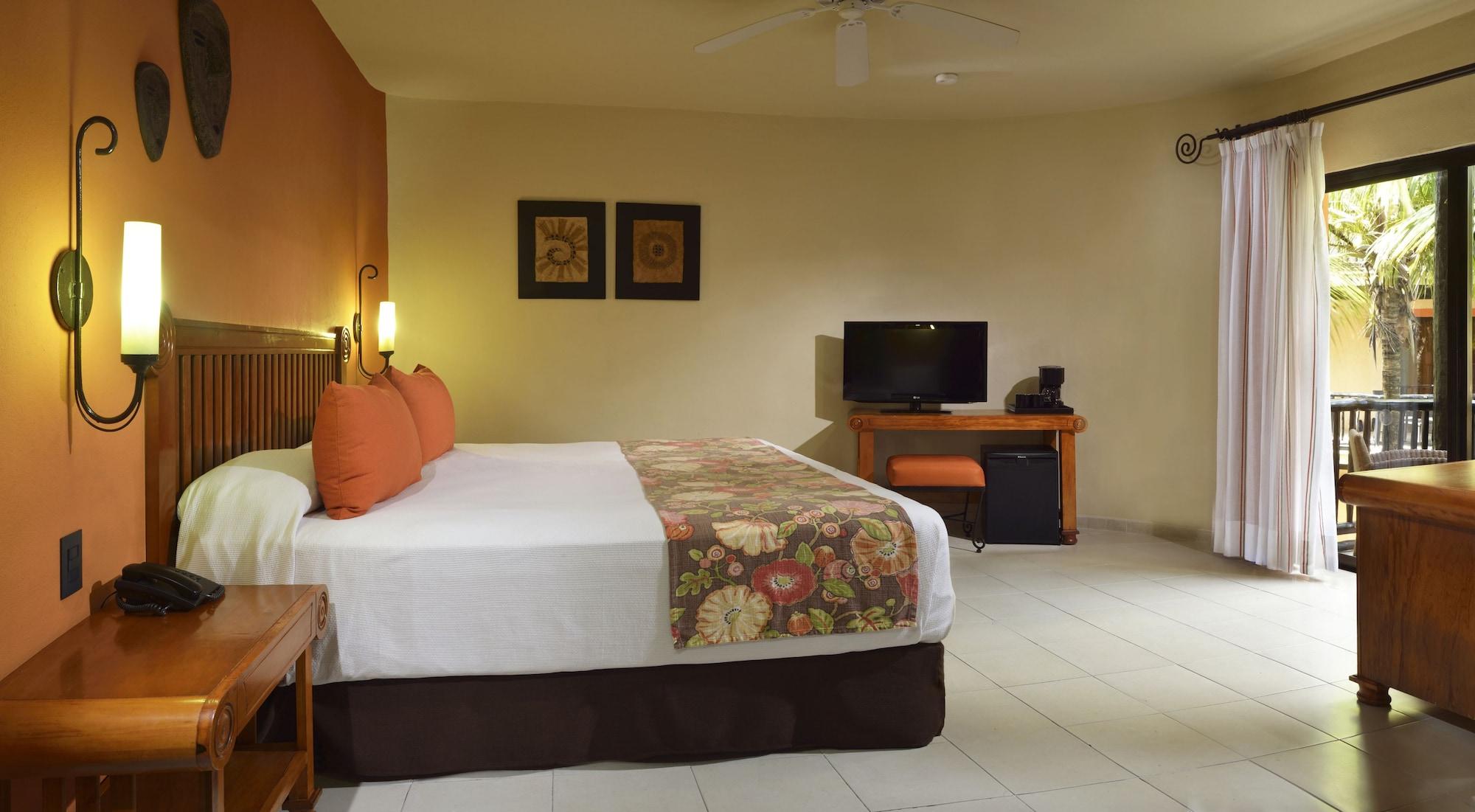 Catalonia Yucatan & Hotel