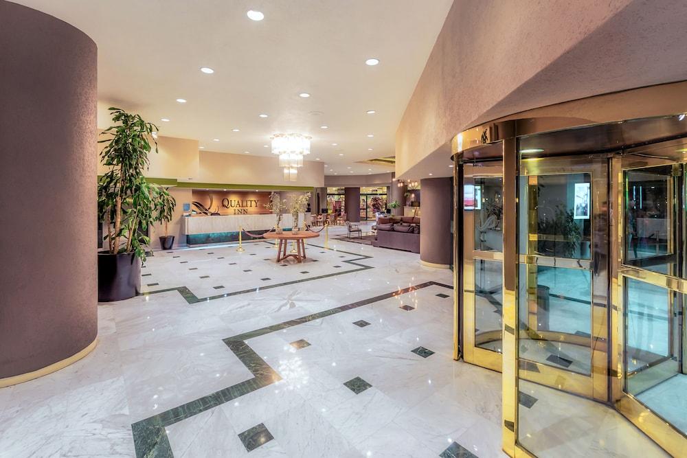 La Joya Hotel