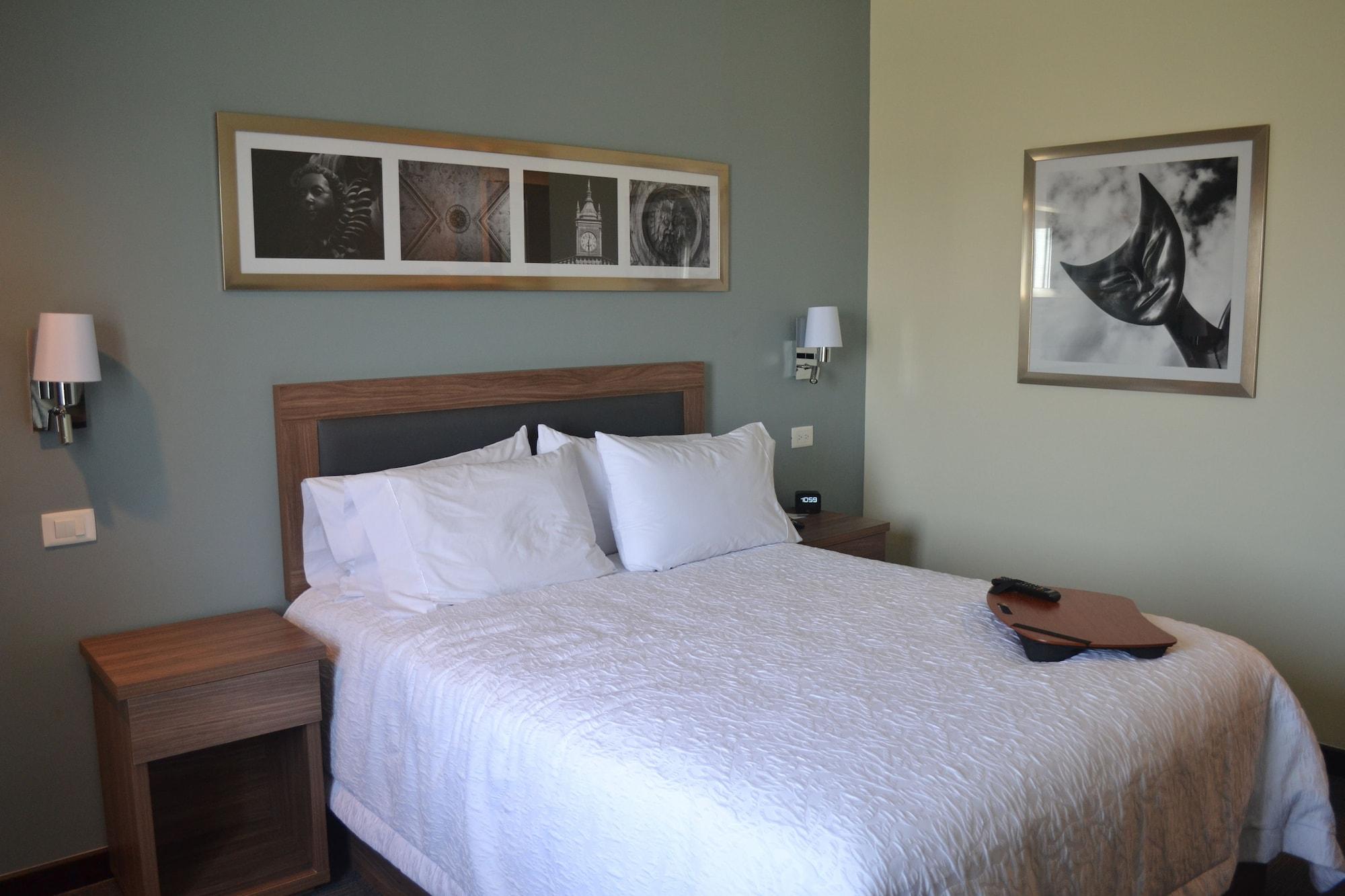 Hampton & Suites By Hilton Bajio 3*