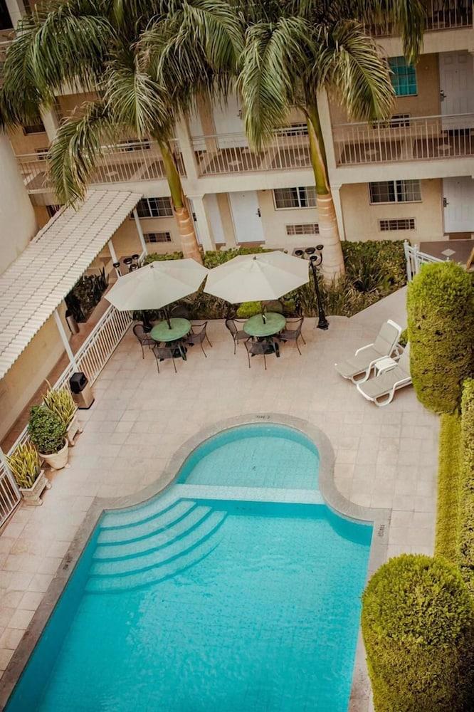 Fresno Galerias Hotel