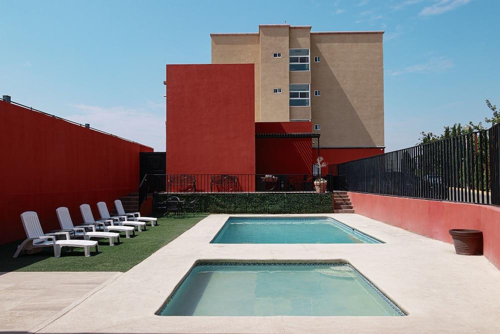 Hotel Conquistador By Us Consulate 3*