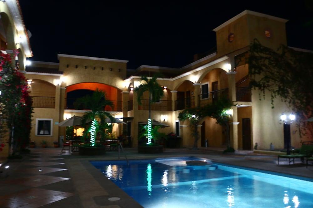 Hotel Hacienda Loreto 3*