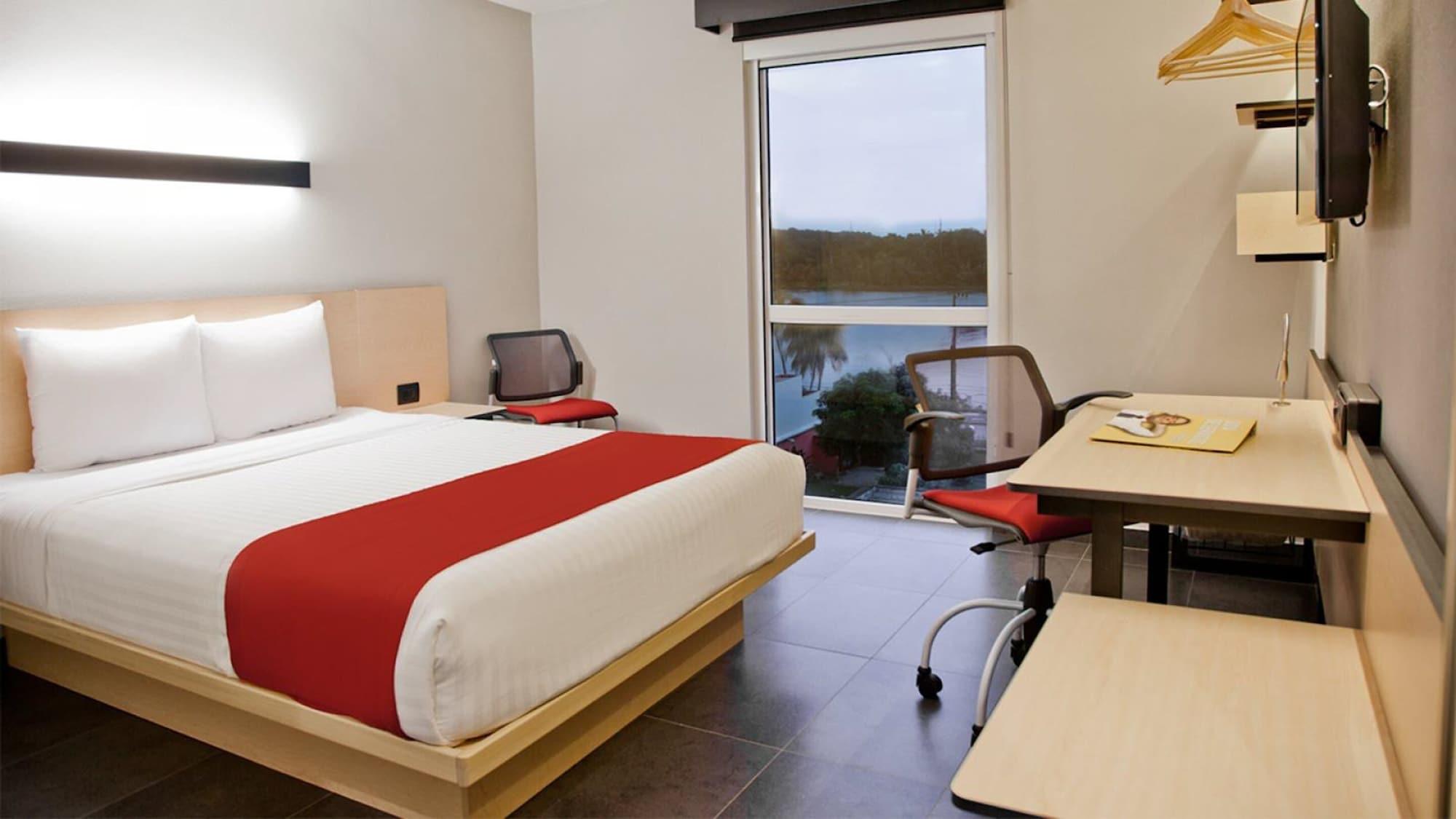 Hotel Express By Marriott Tuxpan