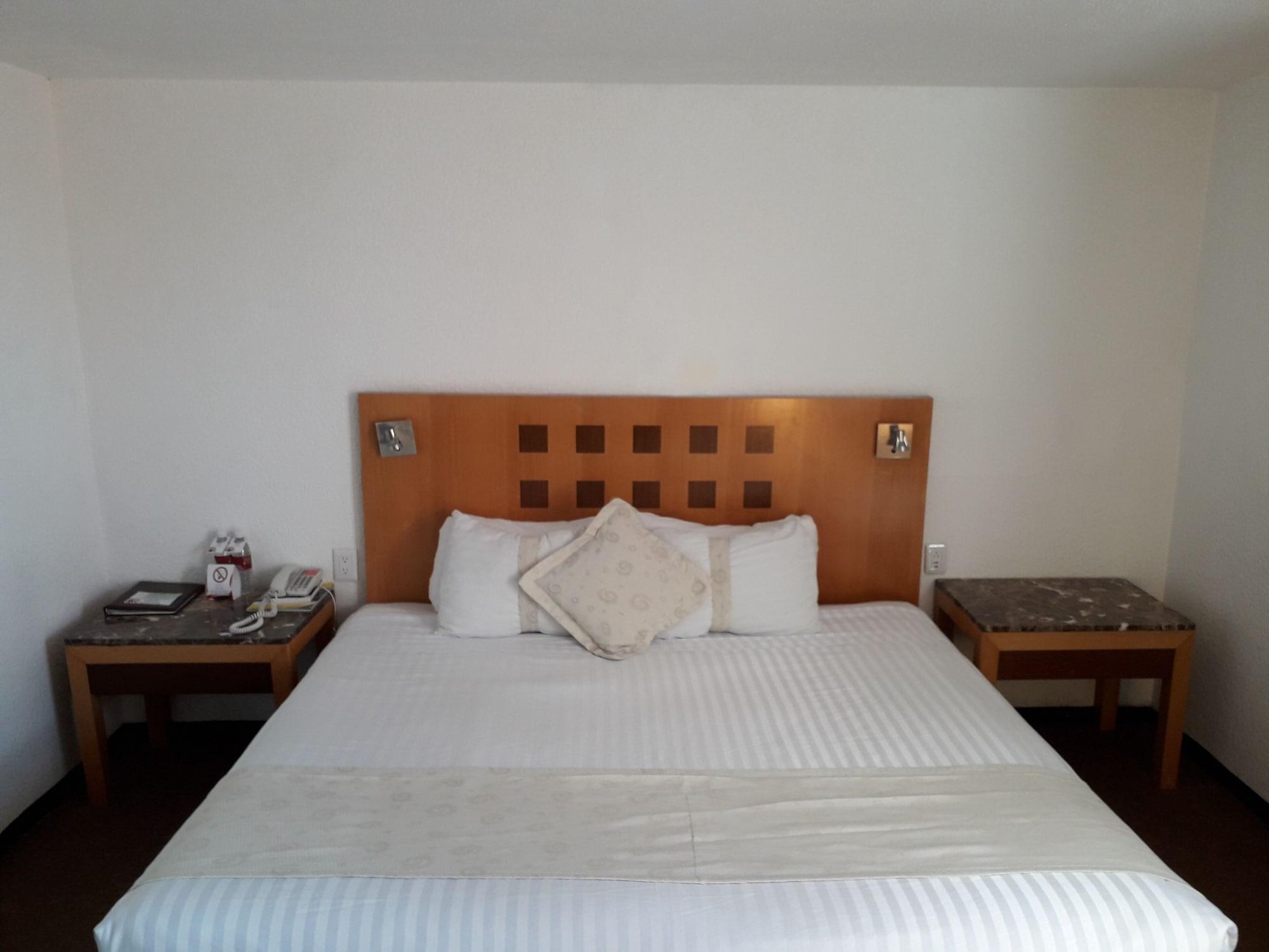 Hotel Napoles 3*