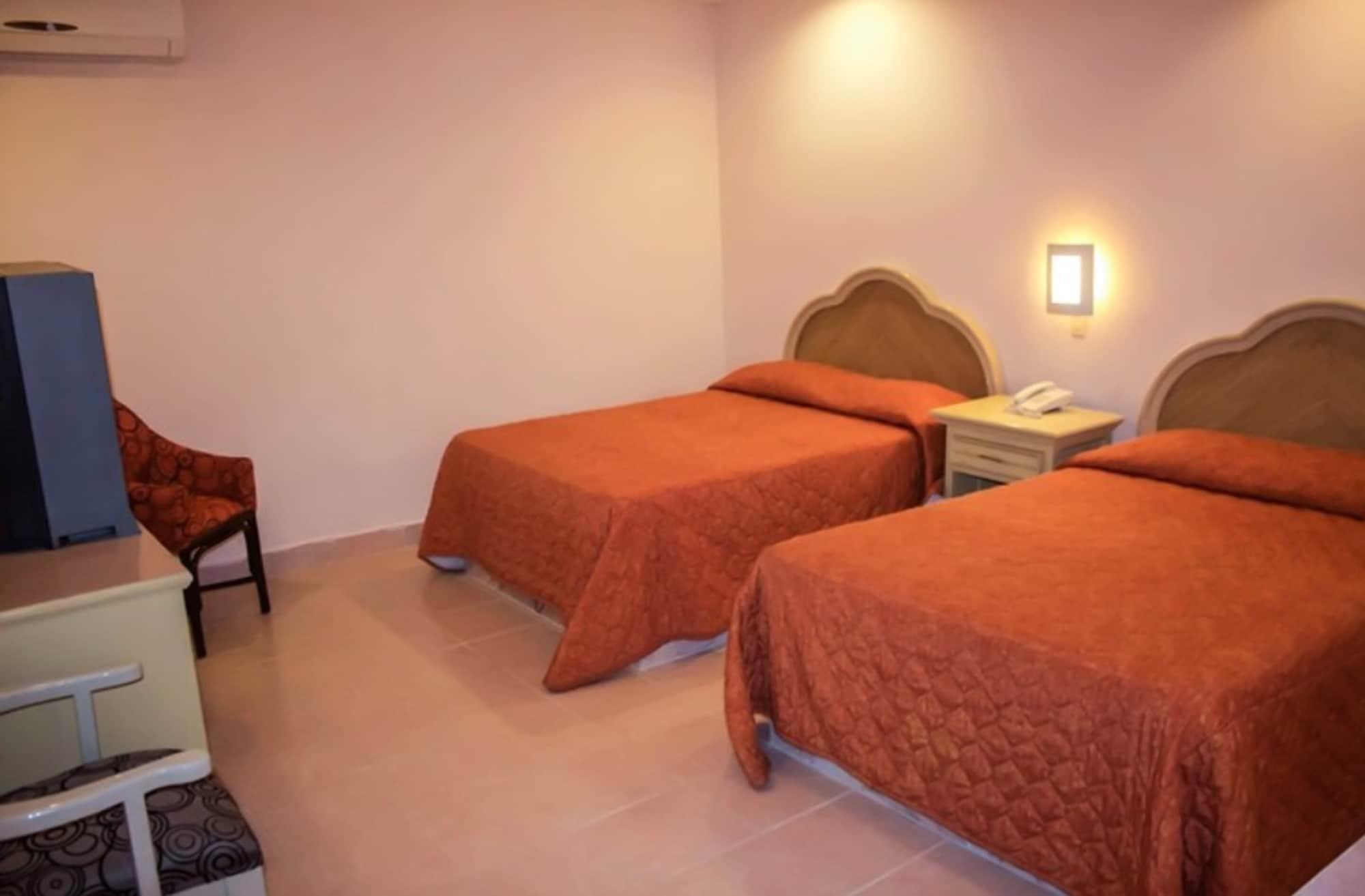 Hotel Del Sol 4*