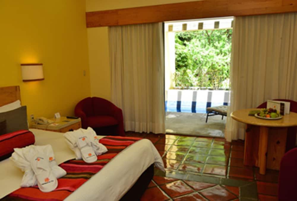 Rancho San Diego Grand Hotel