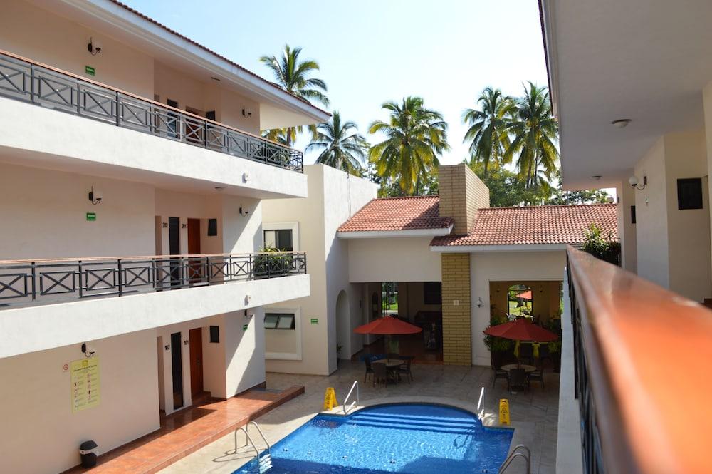 Hotel Concierge Plaza La Colima