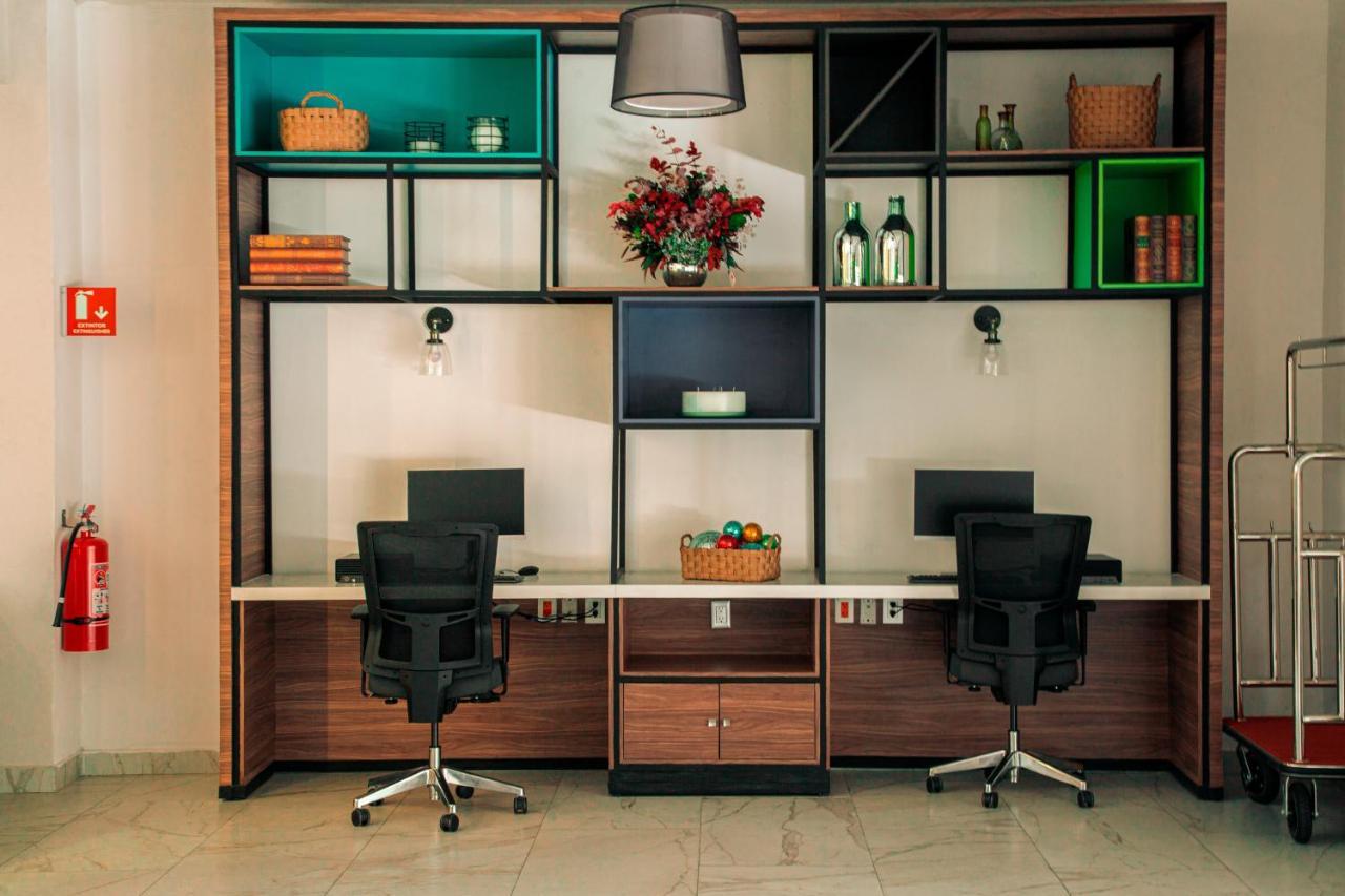 By Ihg