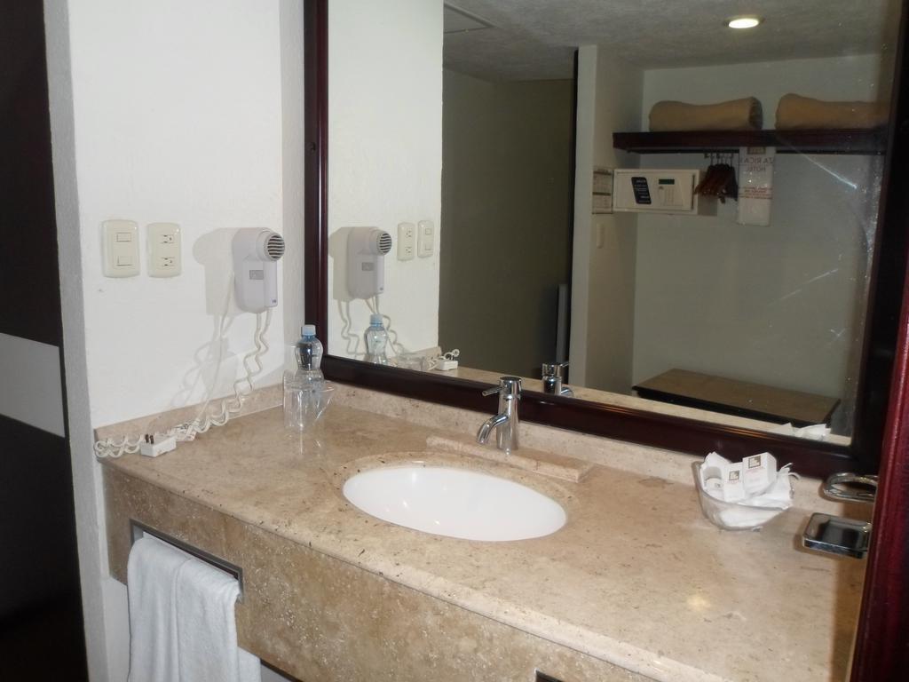 Hotel Poza Rica Inn 5*