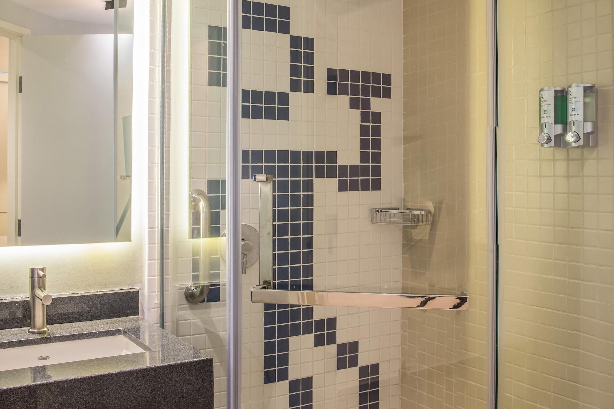 Hotel One Otay 3*