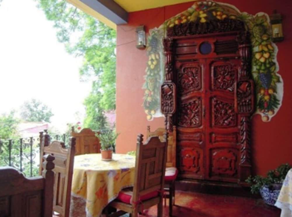 Hacienda De Flores