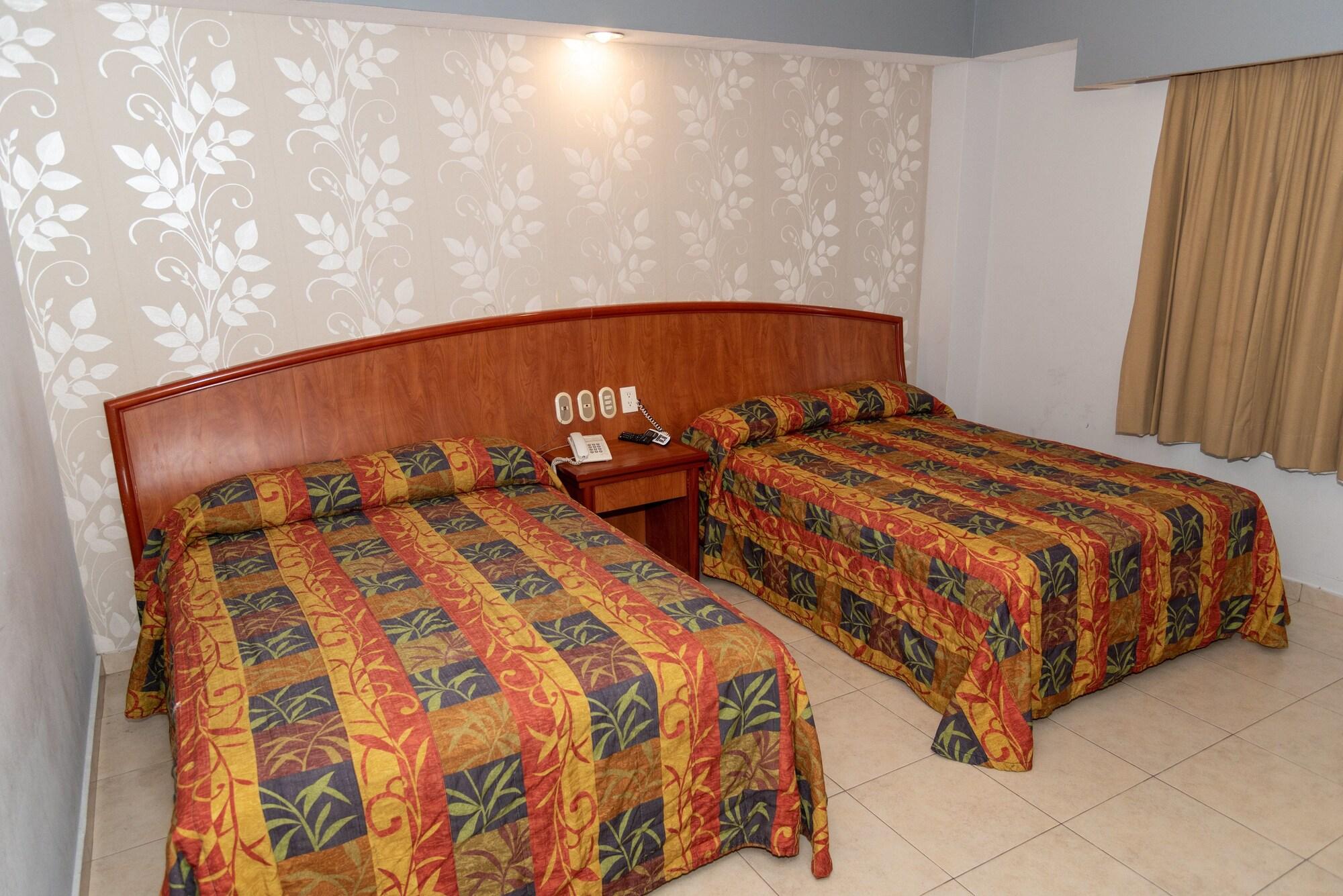 Impala -atras Del Ado Hotel Veracruz