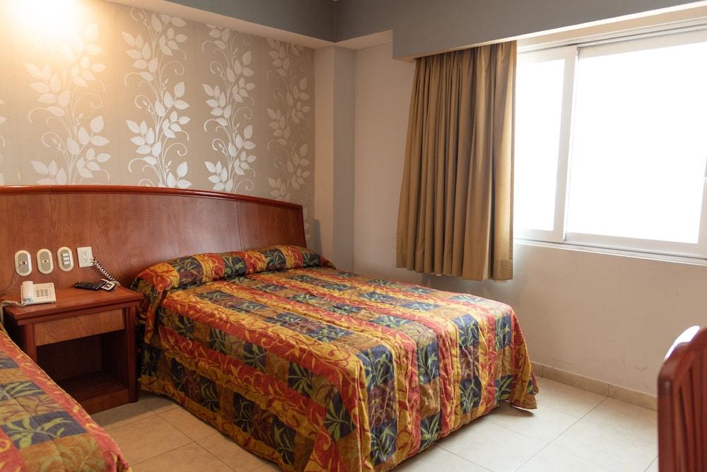 Hotel Impala -atras Del Ado Veracruz