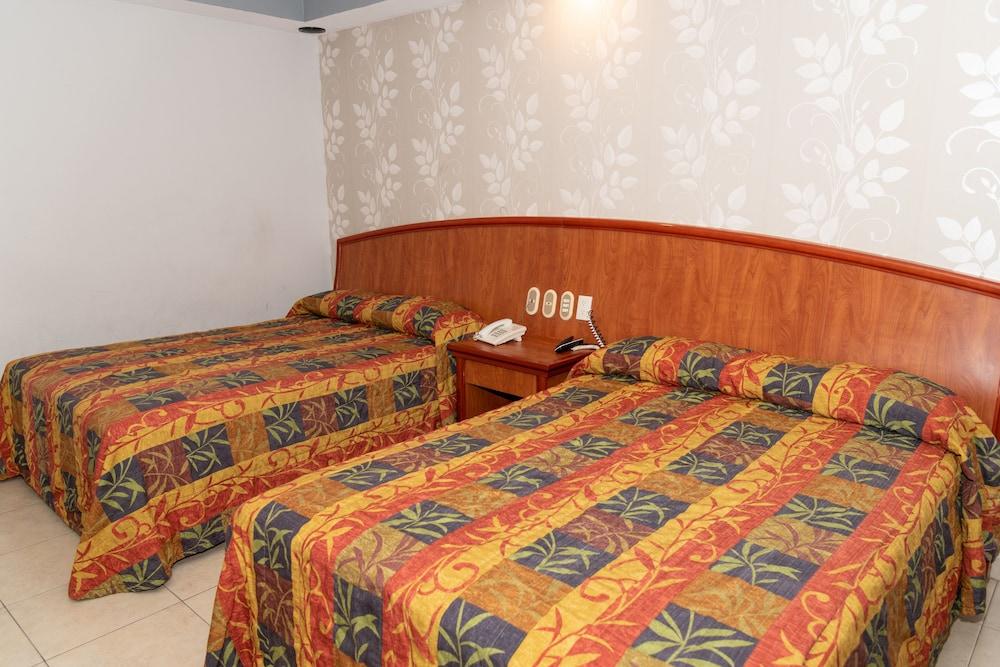 Impala -atras Del Ado Hotel