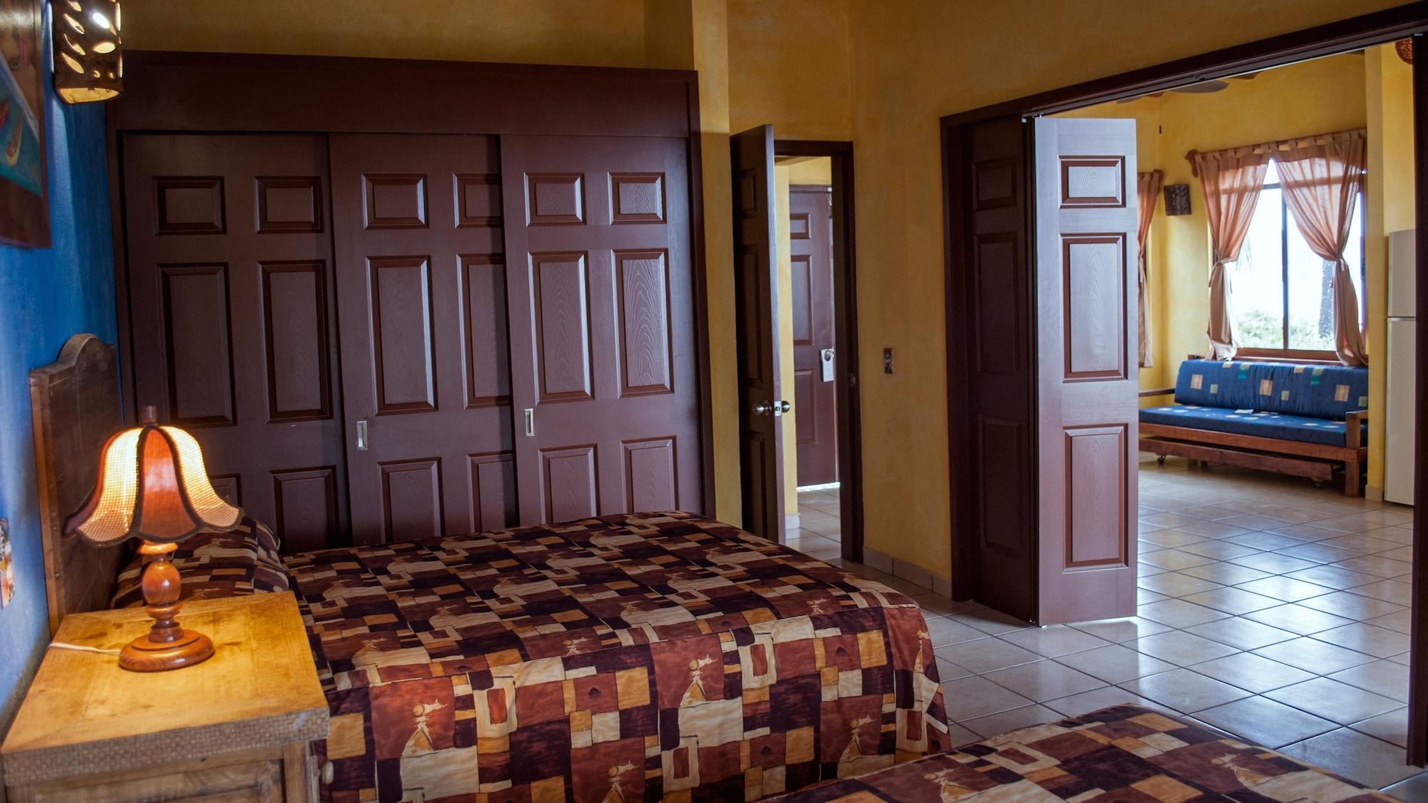 Hotel Cabanas Del Capitan 3*