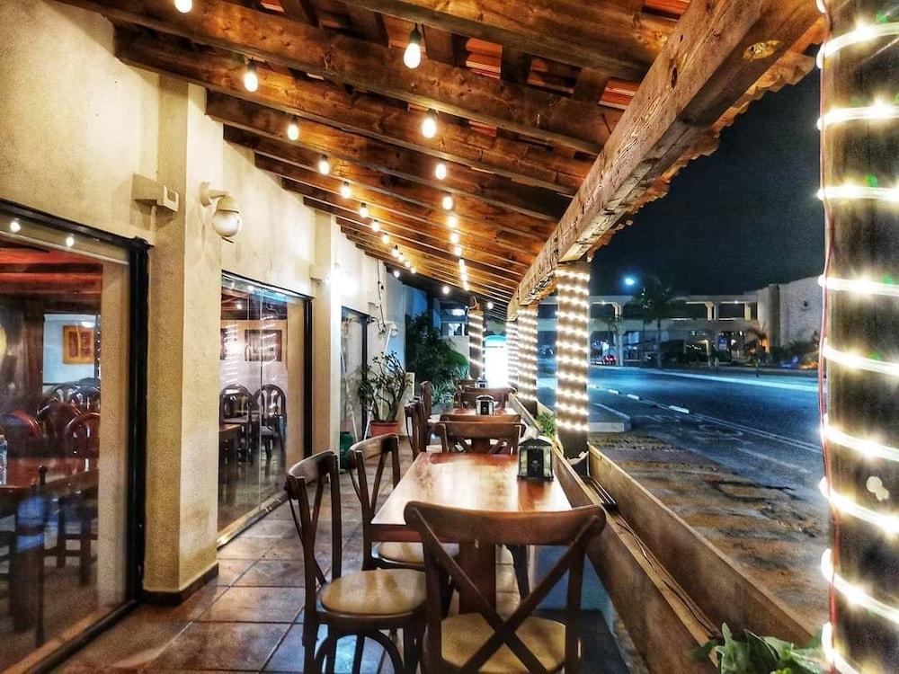 Lorencillo Miramar Hotel
