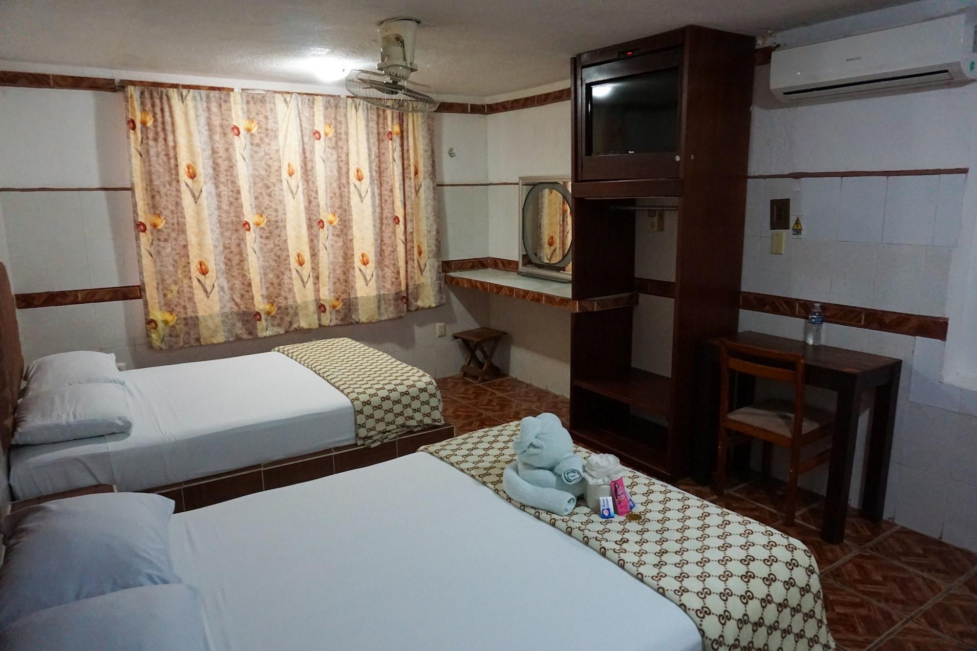 Hotel Real Azteca